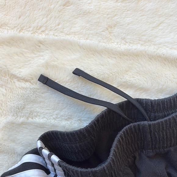 Adidas Black soft Shorts size youth medium - Picture 4 of 8